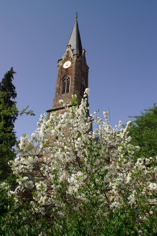 Turm der Prot. Pfarrkirche (Photo G. Hornberger)